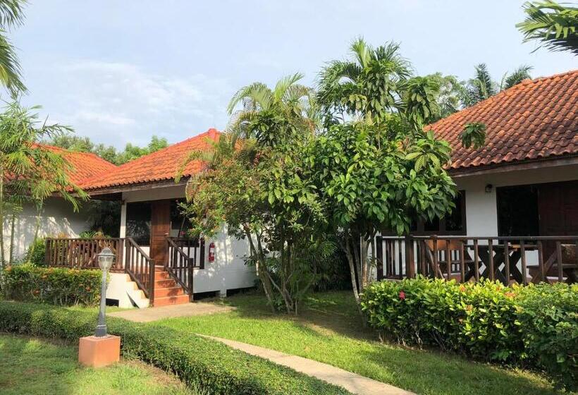 Sailom Resort Bangsaphan