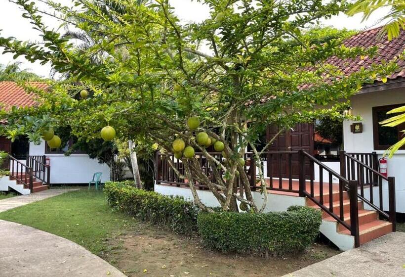 Sailom Resort Bangsaphan