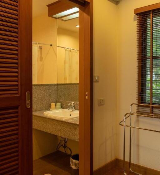 Sailom Resort Bangsaphan