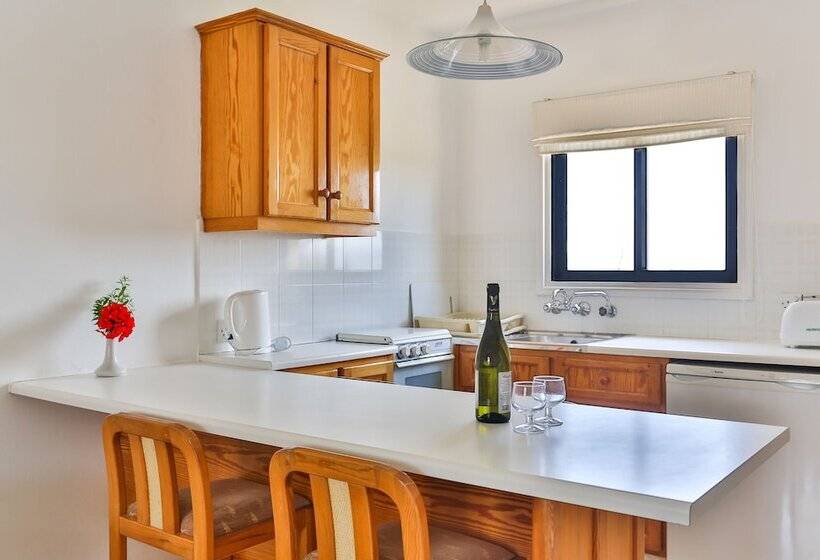 Tavros Hotel Apartments