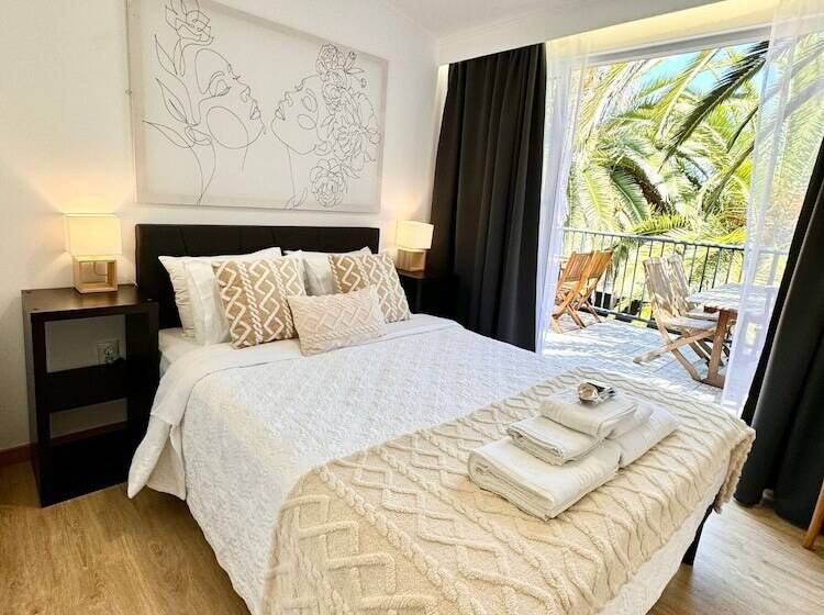 مبيت وإفطار Gardens Guest Househostel