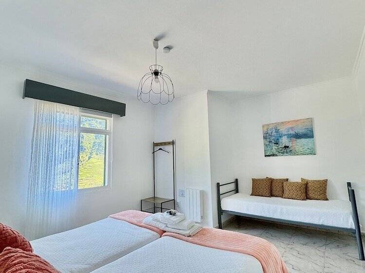 مبيت وإفطار Gardens Guest Househostel