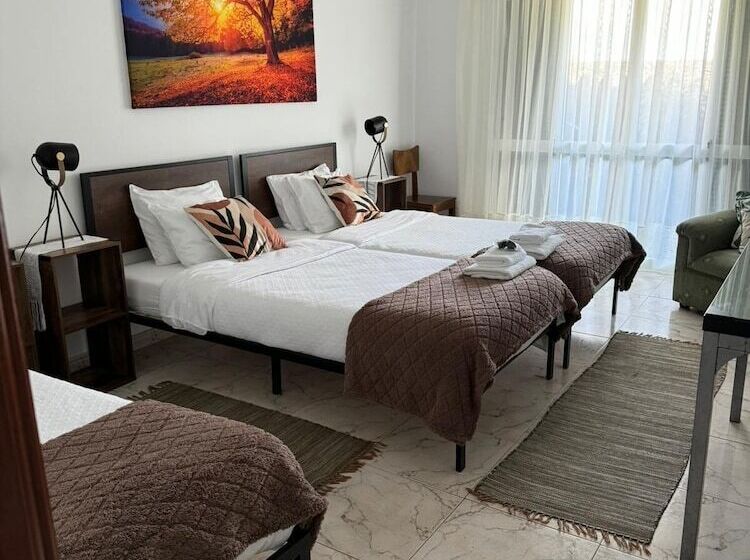 مبيت وإفطار Gardens Guest Househostel