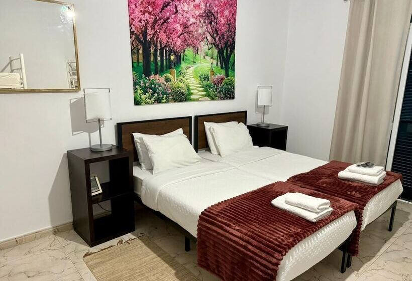 مبيت وإفطار Gardens Guest Househostel