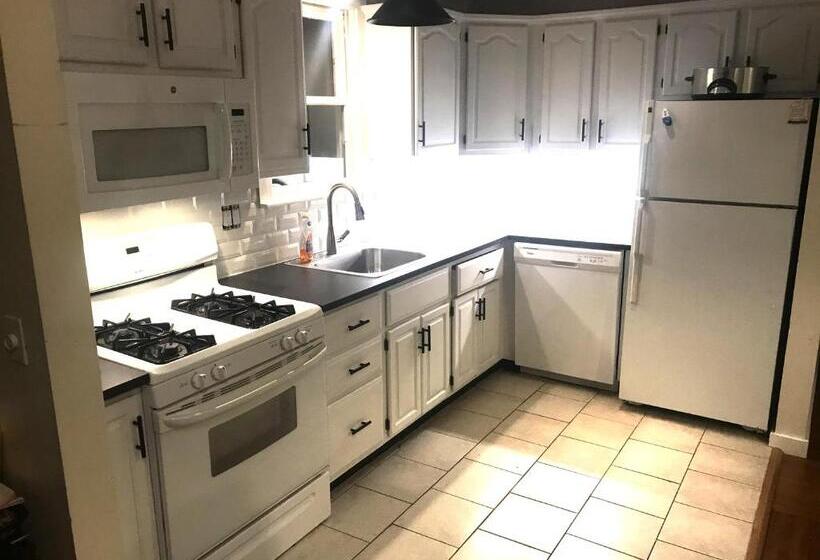 민박 The John Randall House