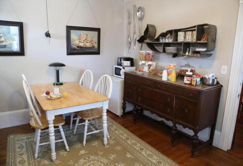 민박 The John Randall House