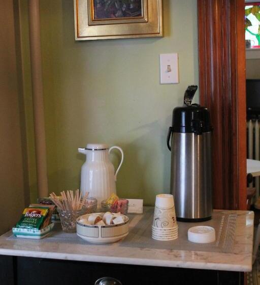 민박 The John Randall House