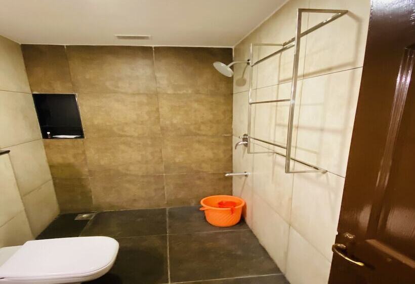 酒店 Dfront Golden Palace