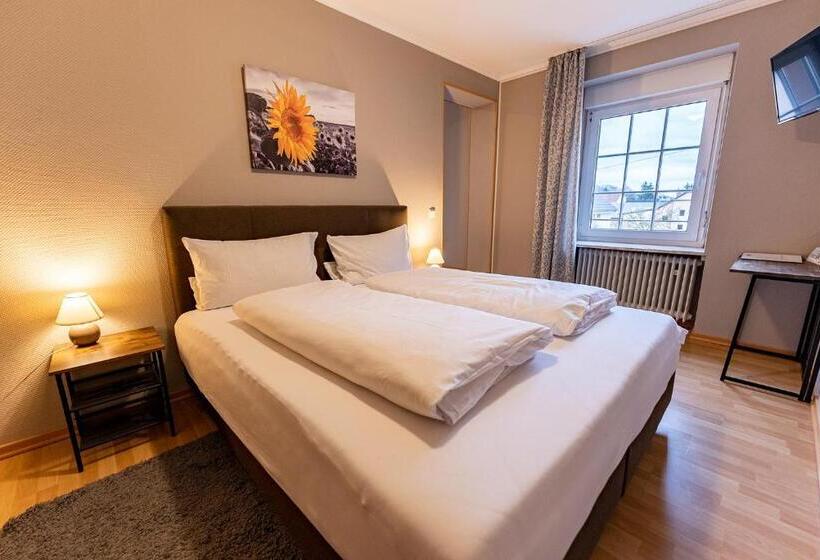 فندق Fronhof Mettendorf