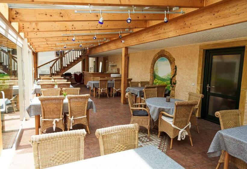 فندق Fronhof Mettendorf