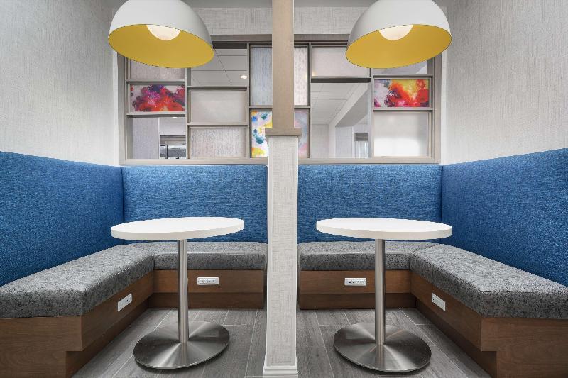 בית מלון כפרי Hampton Inn Ashland City, Tn