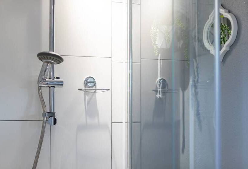 בית מלון כפרי Inside No 1 Retreat Carnforth