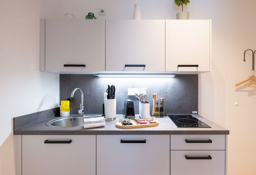 בית מלון כפרי Limehome Frankfurt Gutleutstraße