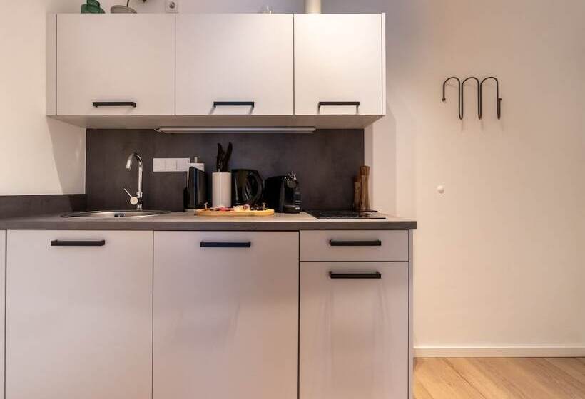 בית מלון כפרי Limehome Frankfurt Gutleutstraße