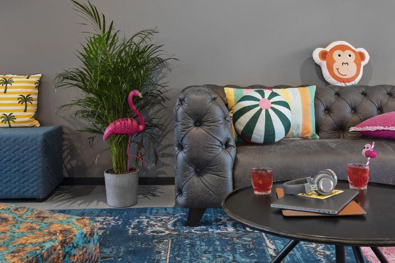 ホテル Moxy Hamburg Altona