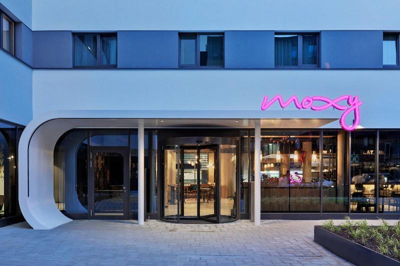 ホテル Moxy Hamburg Altona