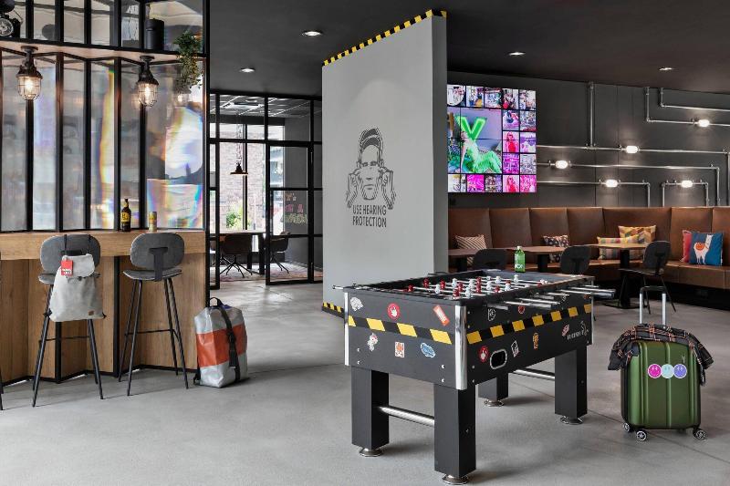 ホテル Moxy Hamburg Altona