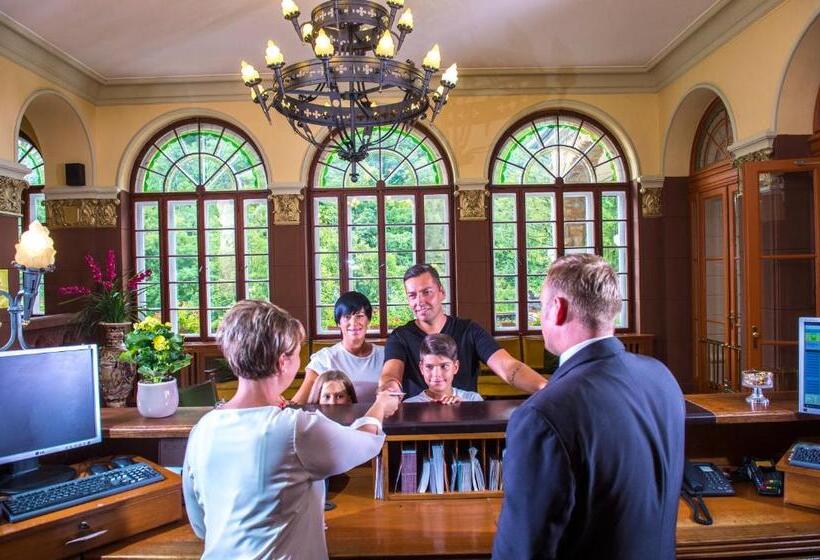 בית מלון כפרי Palota Lillafured