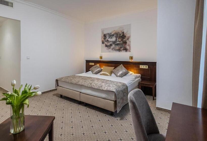 בית מלון כפרי Palota Lillafured