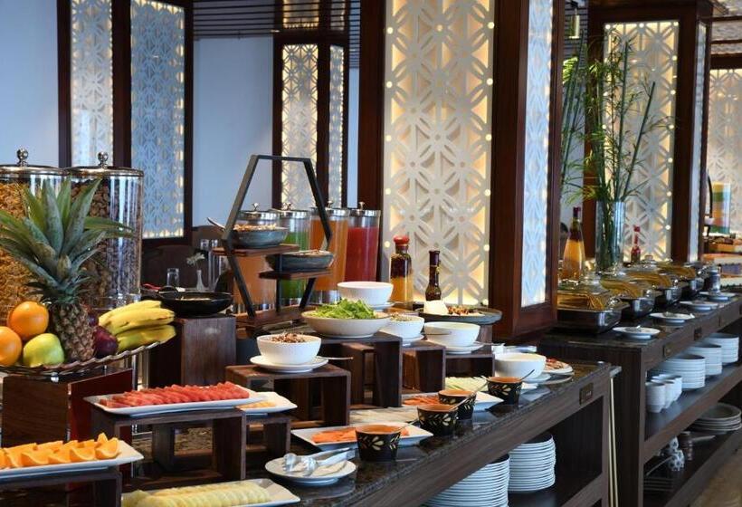 Ramada By Wyndham Gangtok Hotel & Casino Golden