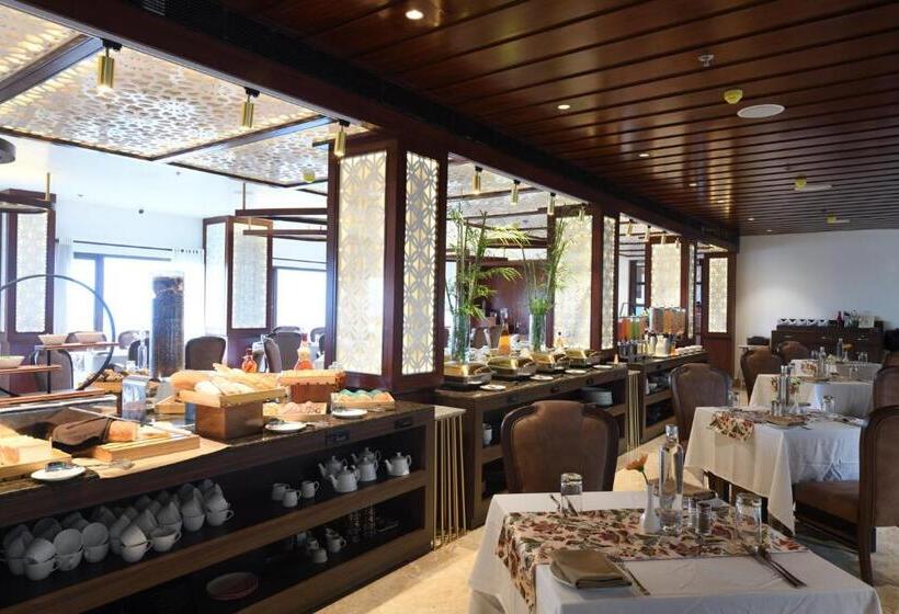 Ramada By Wyndham Gangtok Hotel & Casino Golden