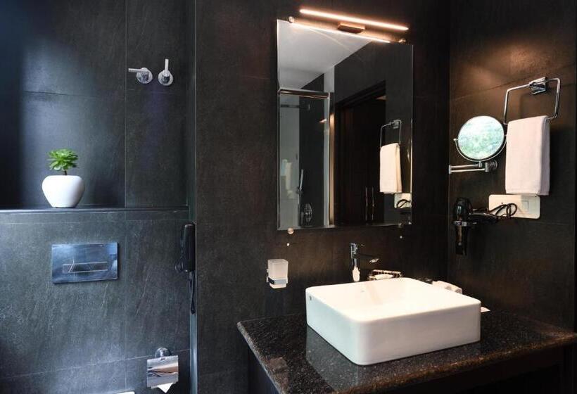 Ramada By Wyndham Gangtok Hotel & Casino Golden