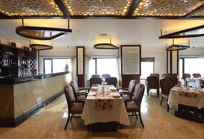 Ramada By Wyndham Gangtok Hotel & Casino Golden