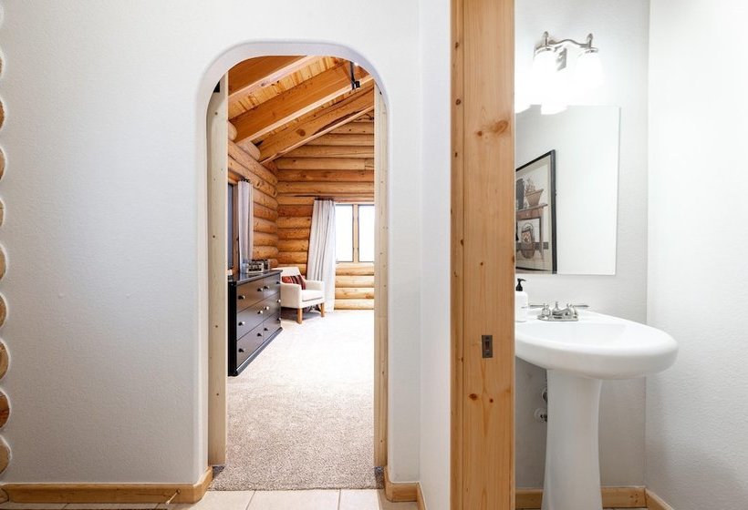 Iconic Log Cabin Escape Idaho Springs Hot Tub