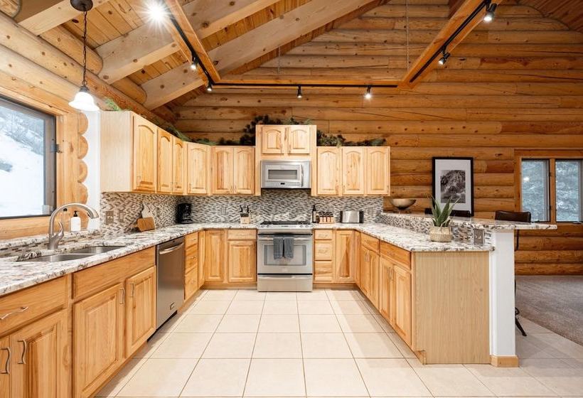 Iconic Log Cabin Escape Idaho Springs Hot Tub