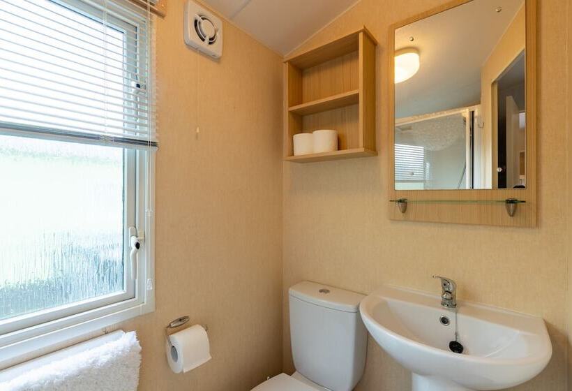 Inside No. 9 Retreat