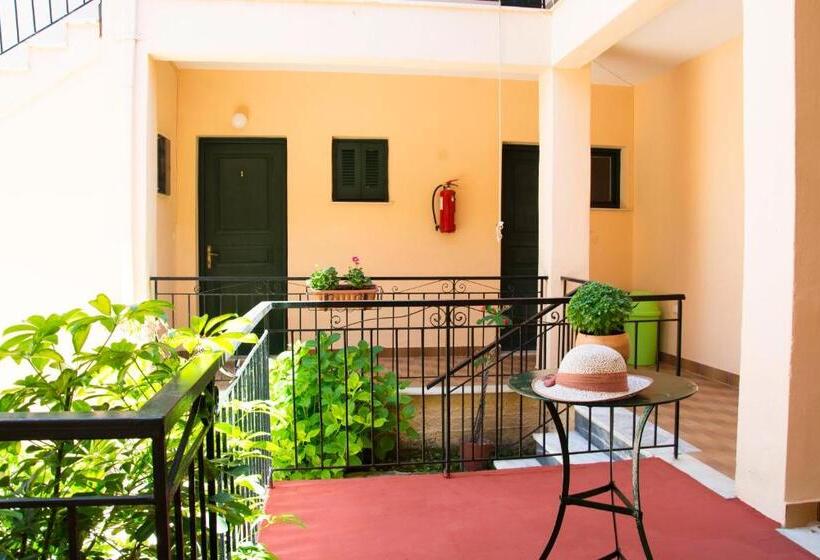 Maria's Apartments