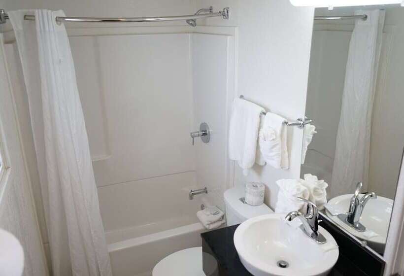 فندق على الطريق Othello Inn And Suites
