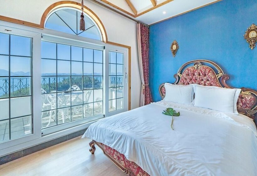 Namhae Alhambra Pension