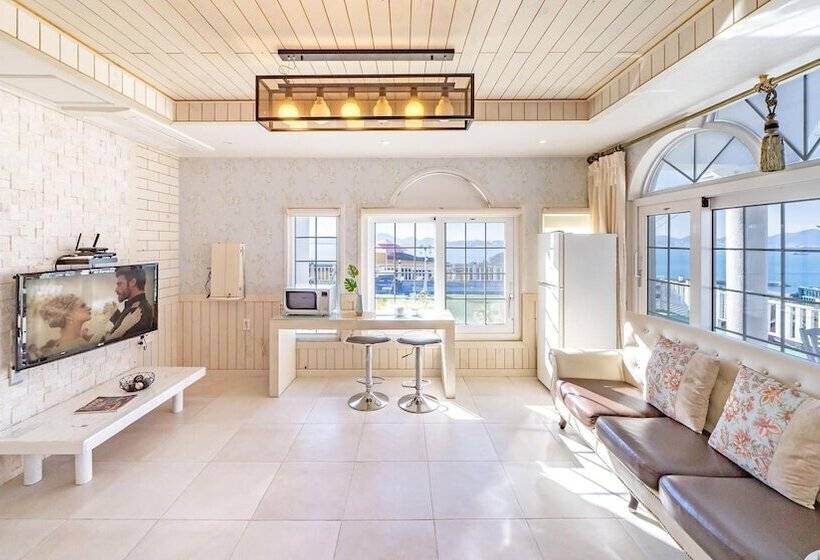 Namhae Alhambra Pension