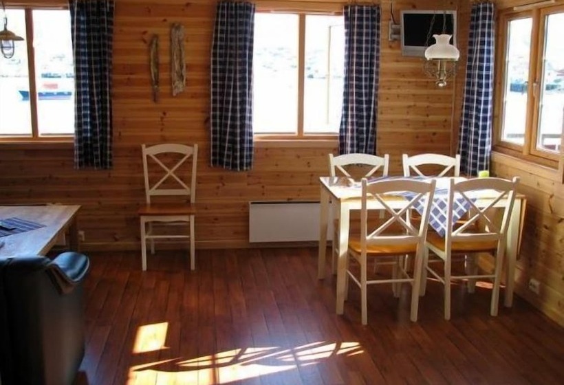 פנסיון Adventure Camp Mehamn