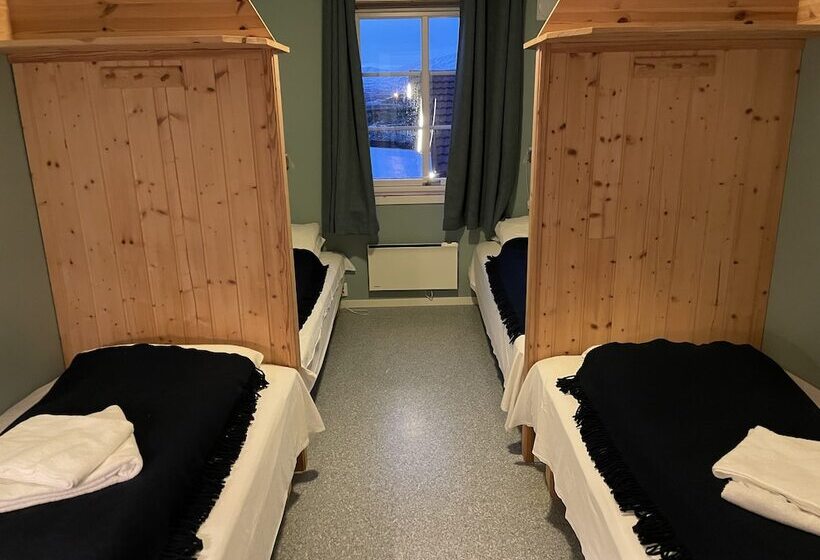 بنسيون Adventure Camp Mehamn