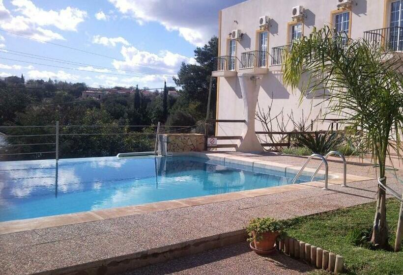 بنسيون Golda Sol