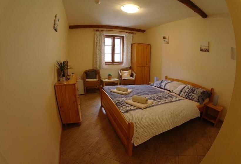 ペンション Penzion Hradební