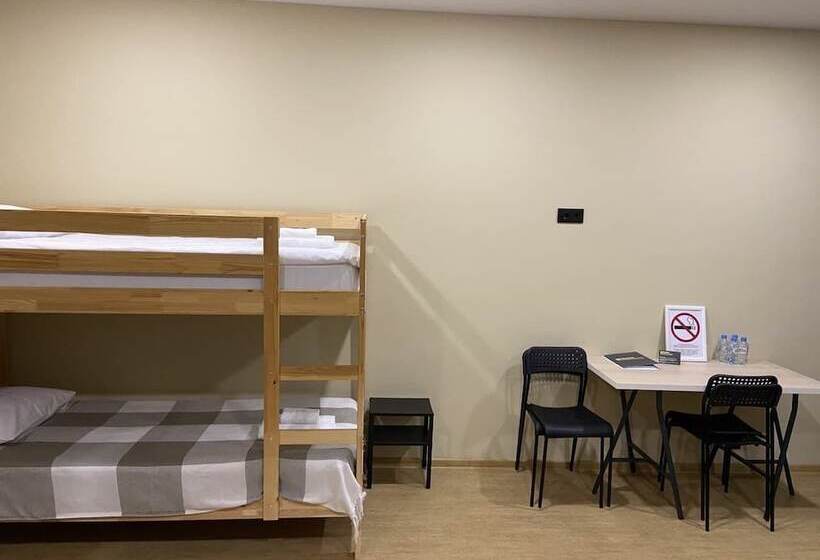Vershina Hostel