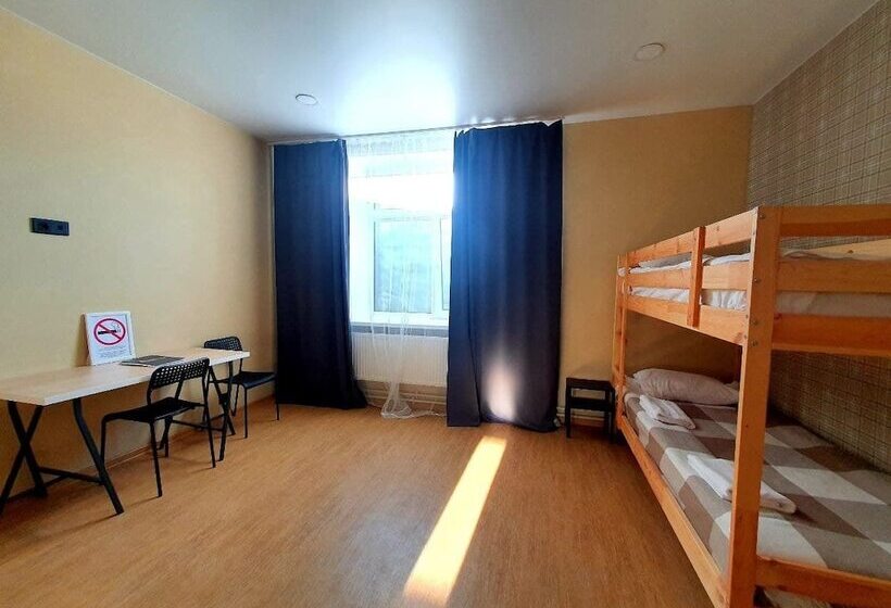 Vershina Hostel