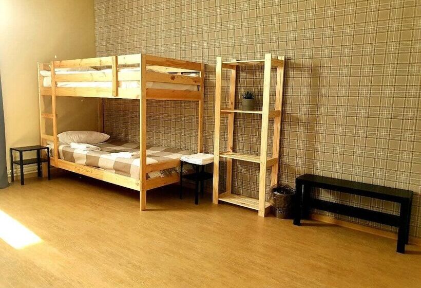 Vershina Hostel