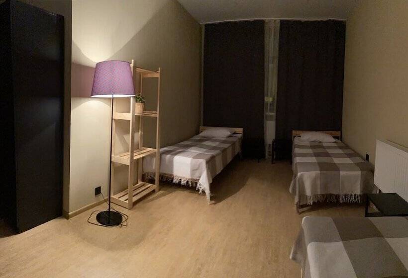 Vershina Hostel