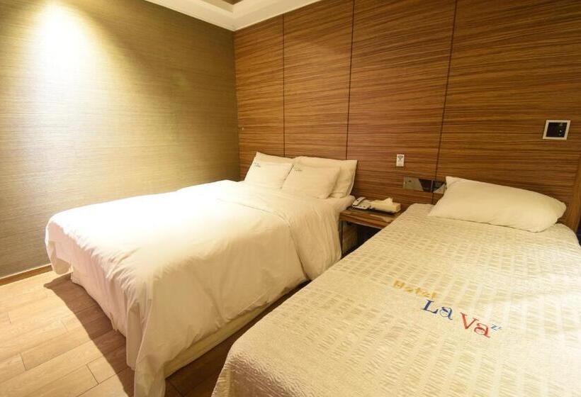 汽车旅馆  Seocho Lava Gyodaenambuteomineol