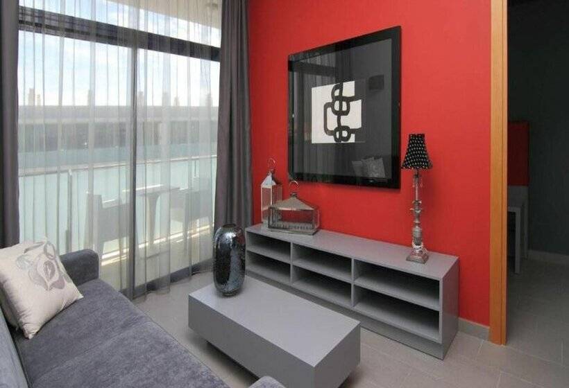 Apolo Suites Rentalmar