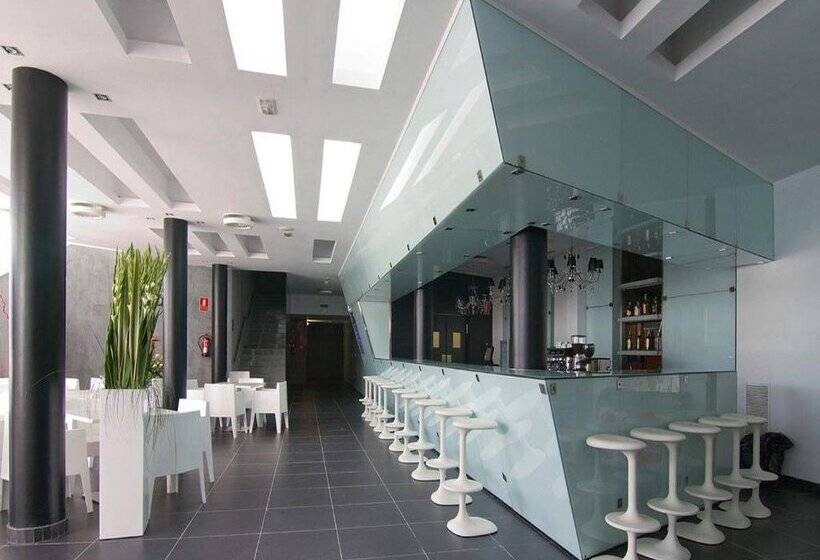 Apolo Suites Rentalmar