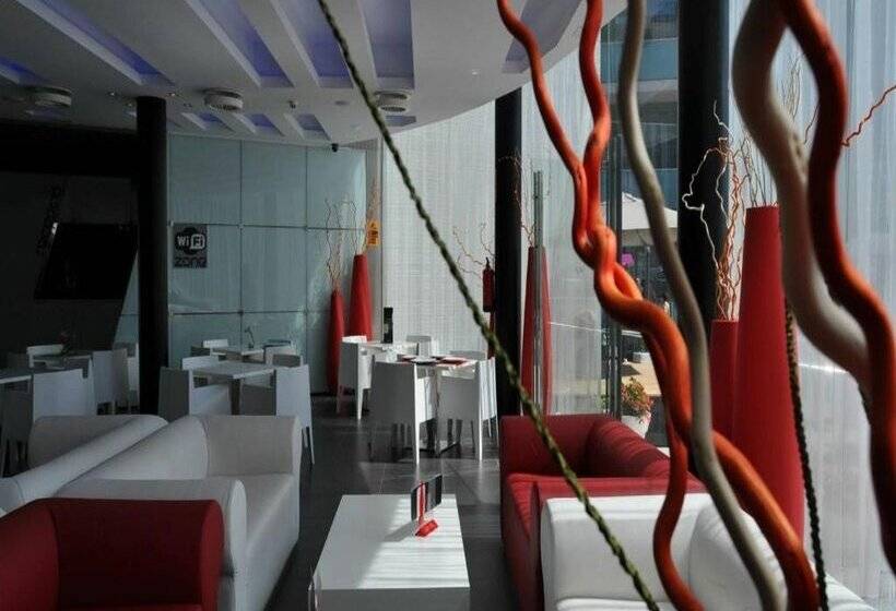 Apolo Suites Rentalmar