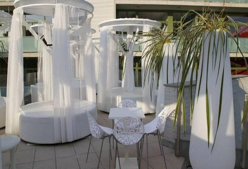 Apolo Suites Rentalmar