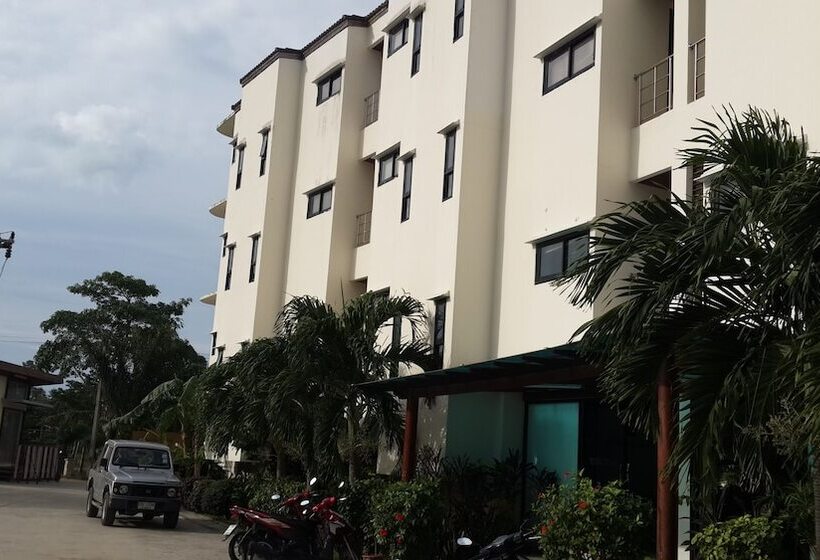 Chawenglakeview Condotel