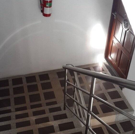 Chawenglakeview Condotel