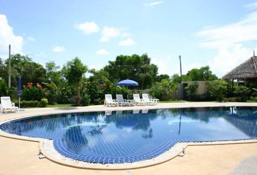 Chawenglakeview Condotel